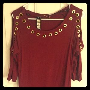 NWT lovely cold shoulder, nice detail grommets!